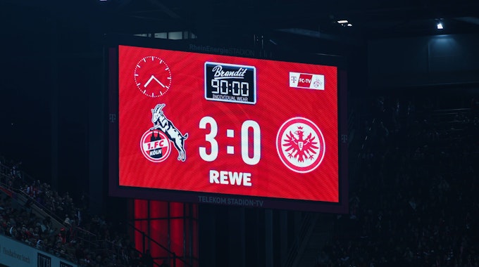 1. FC Köln - Eintracht Frankfurt am 12.02.2023 im RheinEnergieSTADION in Köln Anzeigetafel / Videoleinwand mit dem offiziellen Endergebnis 3:0&nbsp;