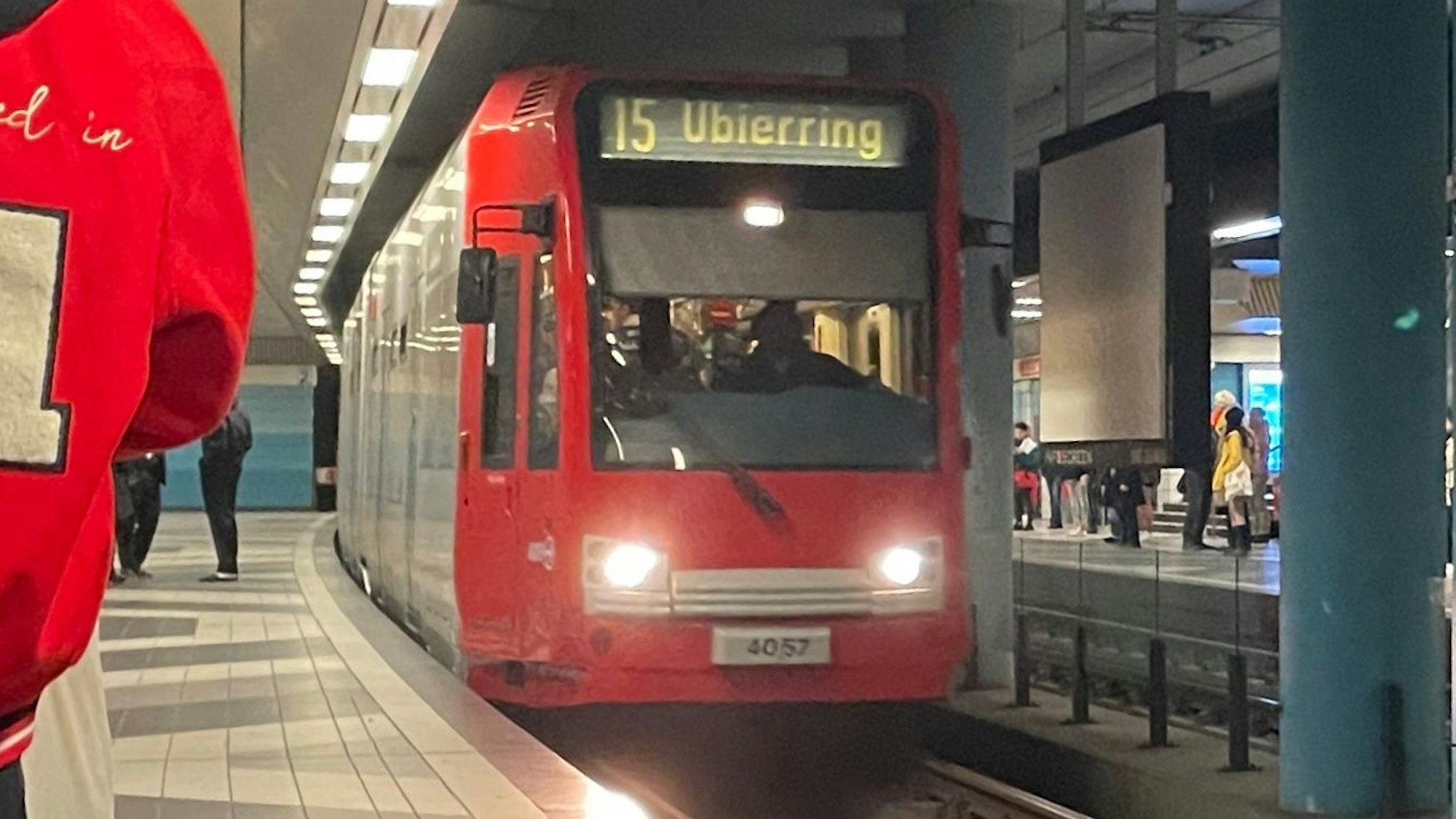 Eine KVB-Bahn