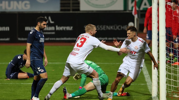 Torschütze zum 1:0: Fortuna Kölns Dustin Willms (rechts)