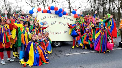 Karnevalszug Hitdorf 2023

Karneval Leverkusen

Lothars Paradiesvögel mit dem Post-Corona-Motto "Dat jecke Federvieh hat keine Stallpflicht mieh".