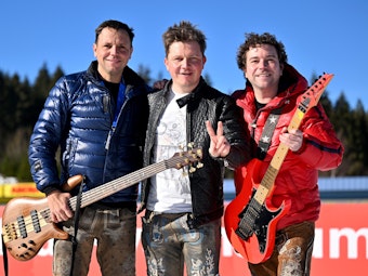 Die Band Dorfrocker am 15. Februar 2023 bei der Biathlon-WM in Oberhof.