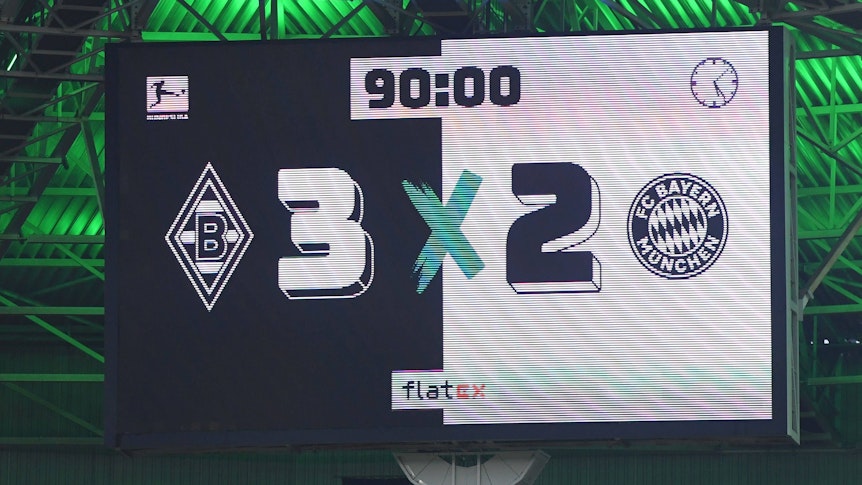 Borussia Mönchengladbach hat am Samstag (18. Februar 2023) 3:2 gegen Rekordmeister Bayern München gewonnen. Das Foto zeigt die Anzeigetafel im Borussia-Park.