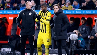 Borussia Dortmunds Anthony Modeste wird von Trainer Edin Terzic eingewechselt.
