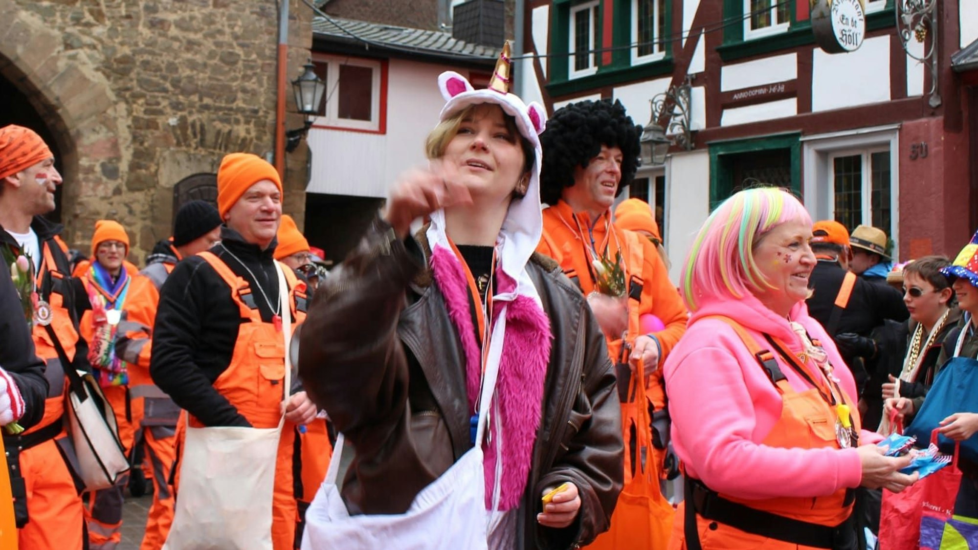 Et Elena in der Fußgruppe der IG Rettet den Karneval in Bad Münstereifel.