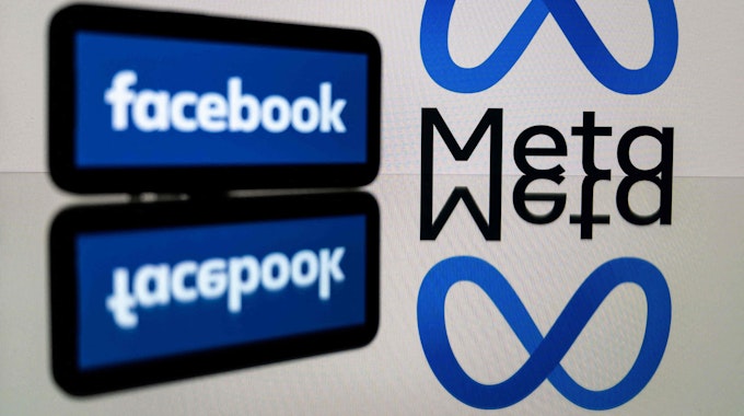 Die Logos von Facebook und Meta, aufgenommen im Januar 2023 in Frankreich.