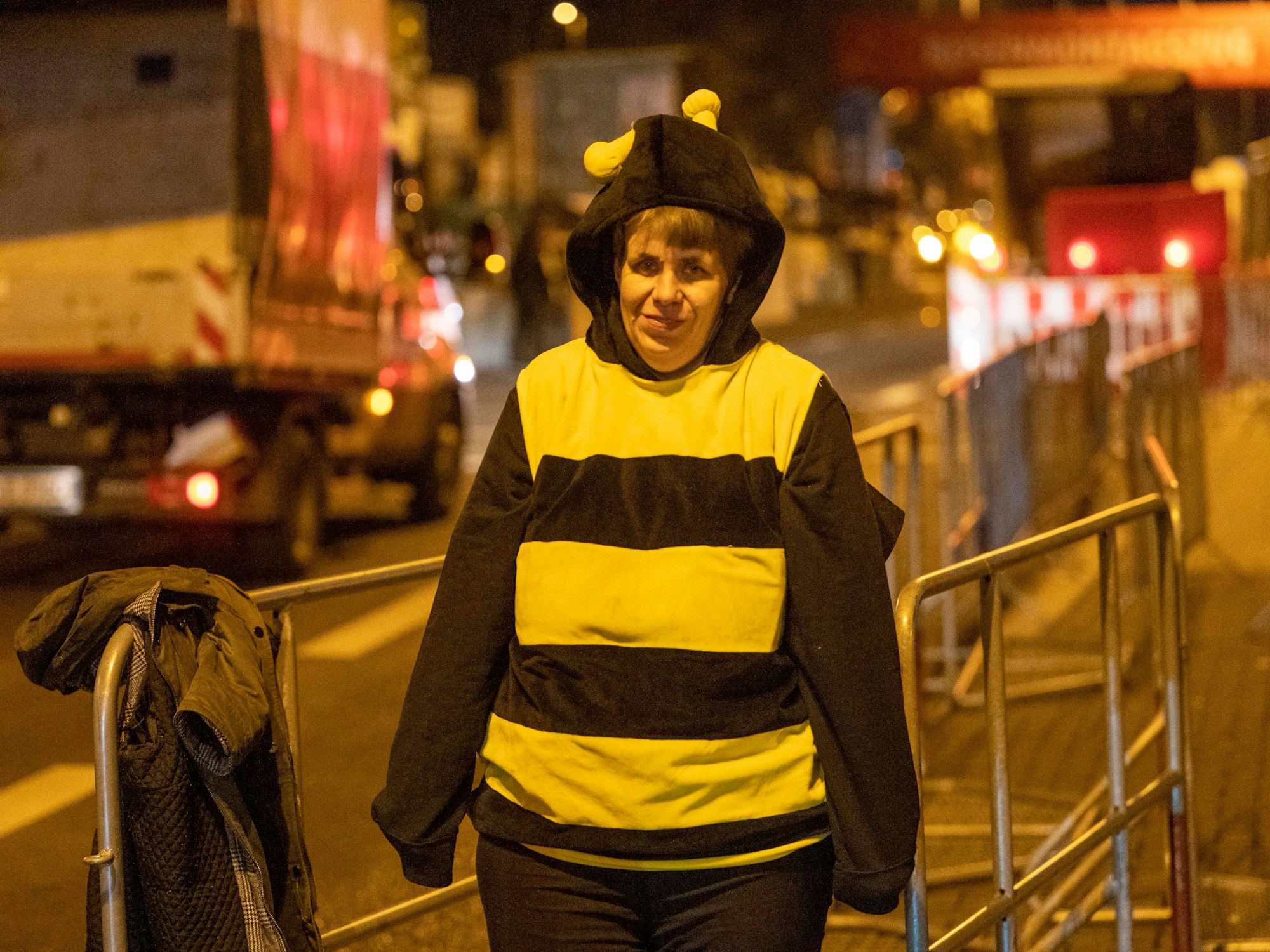 Stephanie Westphal im Bienen-Kostüm.