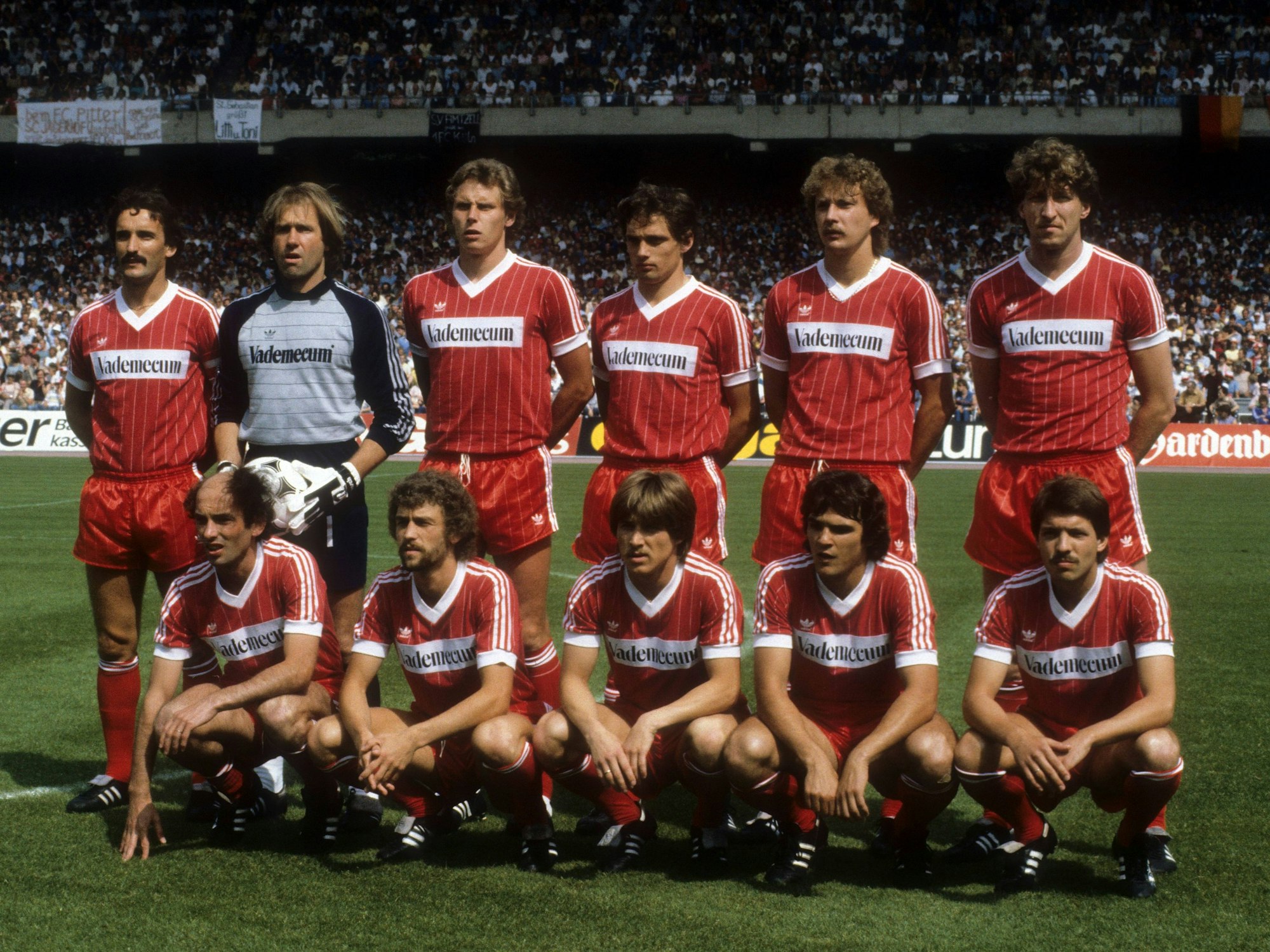Fußball, DFB-Pokalfinale 1982/1983, 1. FC Köln - Fortuna Köln, Mannschaftsfoto.