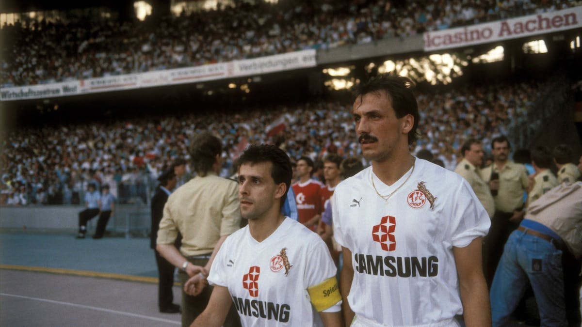 Jürgen Kohler und Pierre Littbarski 1989 im Trikot des 1. FC Köln.