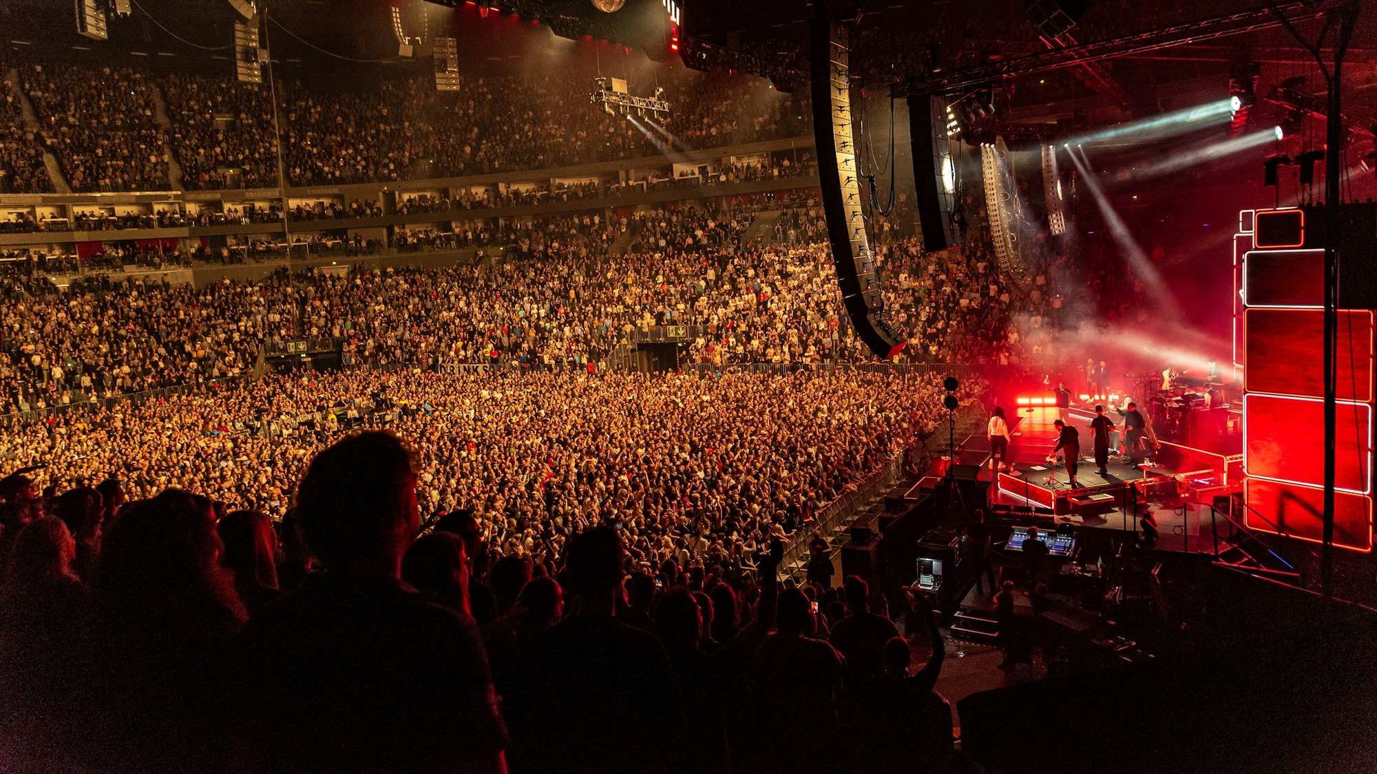Publikum bei Konzert in der Lanxess-Arena