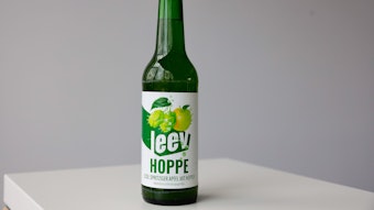 Eine Flasche Leev Hoppe, Apfelsaft mit Hopfen