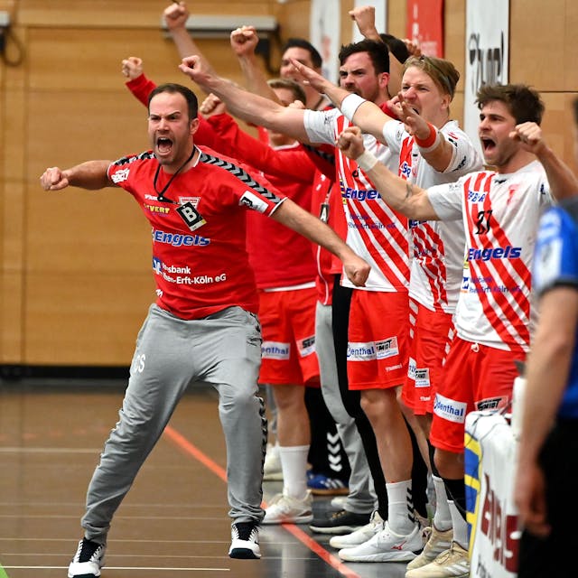 10.02.2023, Handball-Longericher SC Köln-HSG Krefeld

links: TR: Christian Stark (Longerich)

Foto: Uli Herhaus