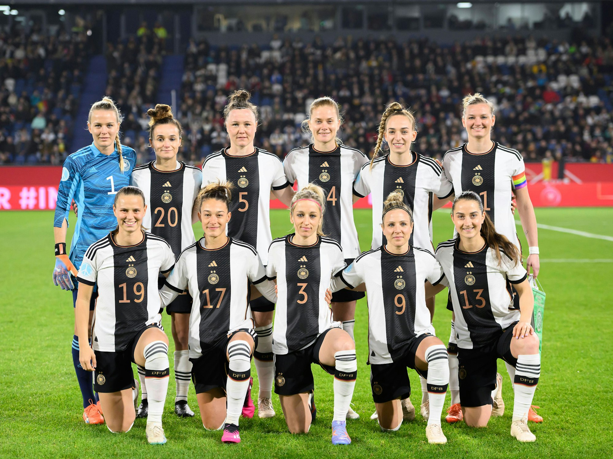 Die deutsche Nationalmannschaft beim Teamfoto vor einem Testspiel.