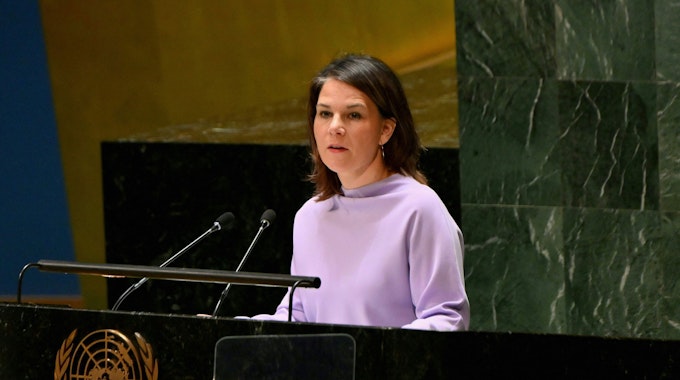 Deutschlands Außenministerin Annalena Baerbock (Grüne) bei spricht vor der UN.