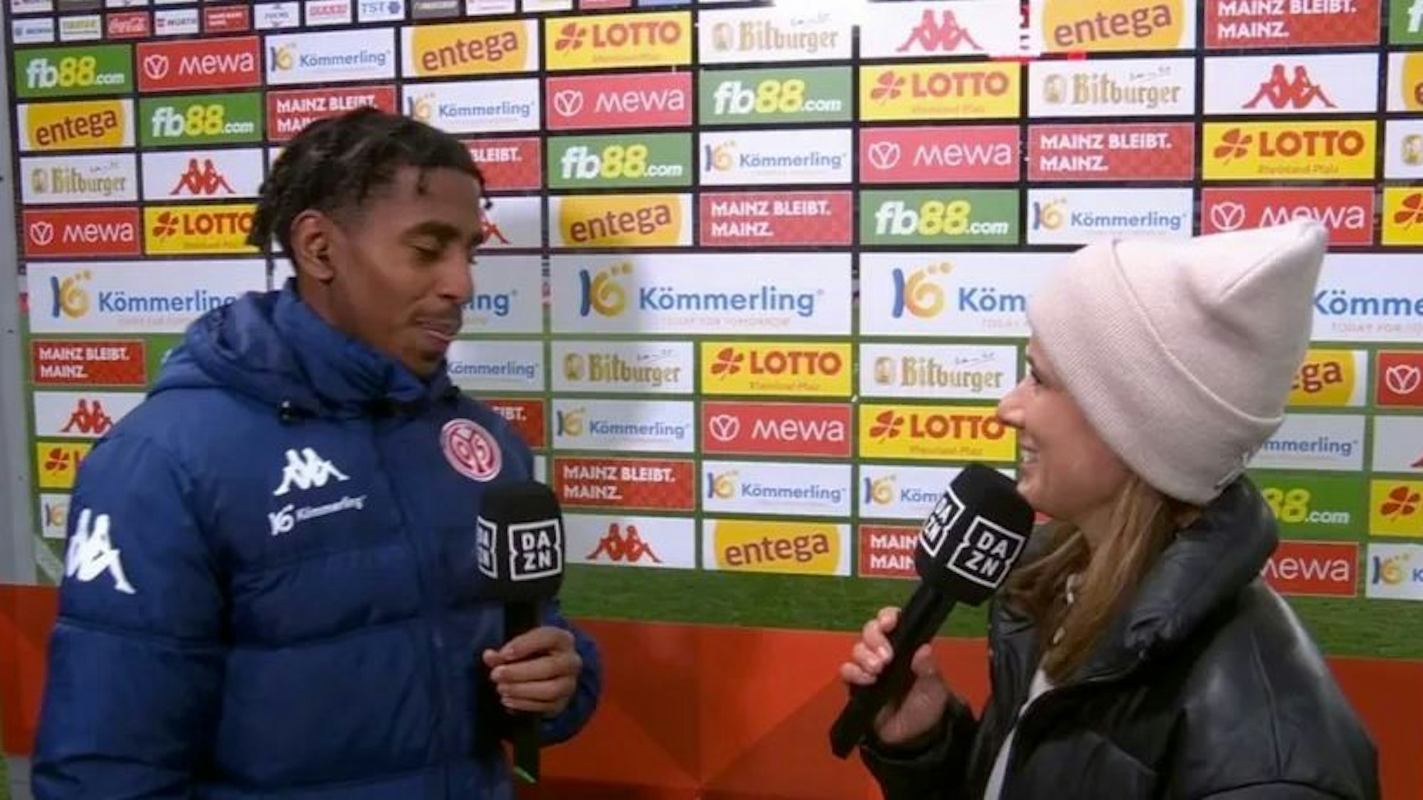 Christina Rann bveim Interview nach dem Bundesligaspiel zwischen Mainz und Mönchengladbach (4:0).