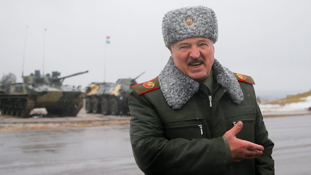 Alexander Lukaschenko, Präsident von Belarus, hier zu sehen bei einem Übungsplatz der belarussischen Armee.