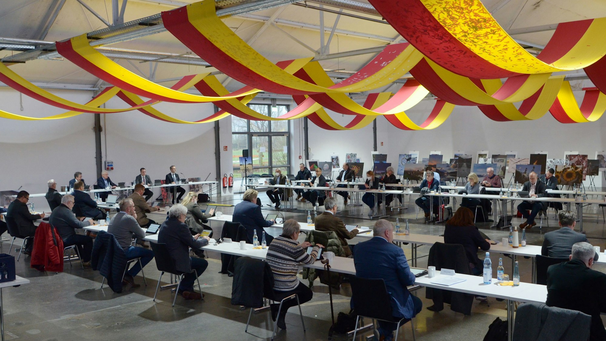 Sitzung des Euskirchener Stadtrats im Wohnraum in der Alten Tuchfabrik