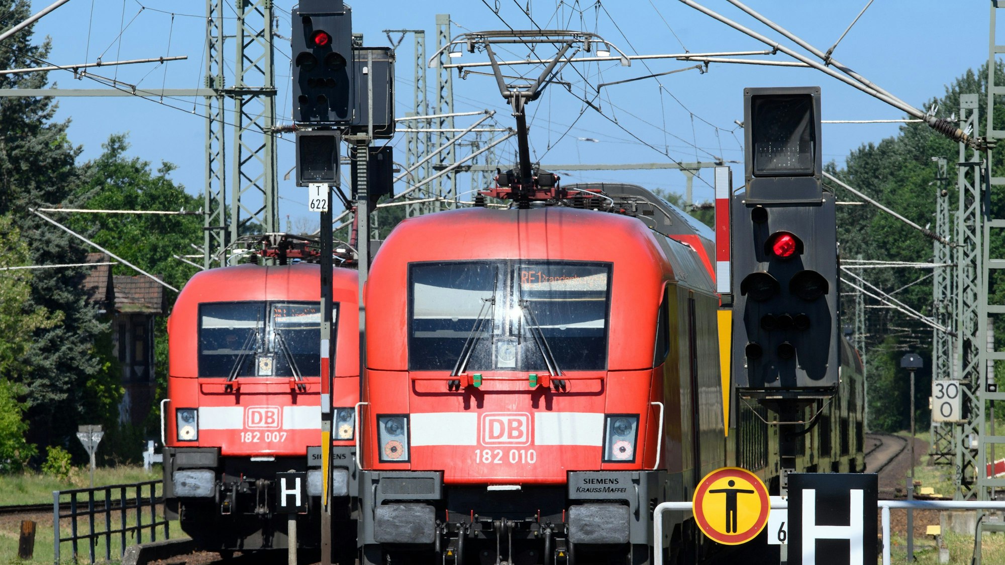 Regionalzüge fahren in Potsdam.