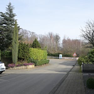 Die Straße Im Geroden in Odenthal mit dem Wendehammer am Ende.