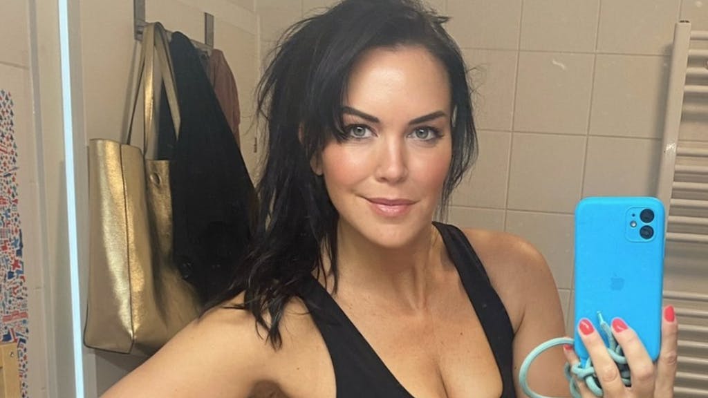 Martina Reuter posiert in ihrem Bad für ein Selfie, welches sie anschließend bei Instagram veröffentlicht hat. Screenshot zur Berichterstattung erstellt.
Foto: Instagram/reuter_martina_official