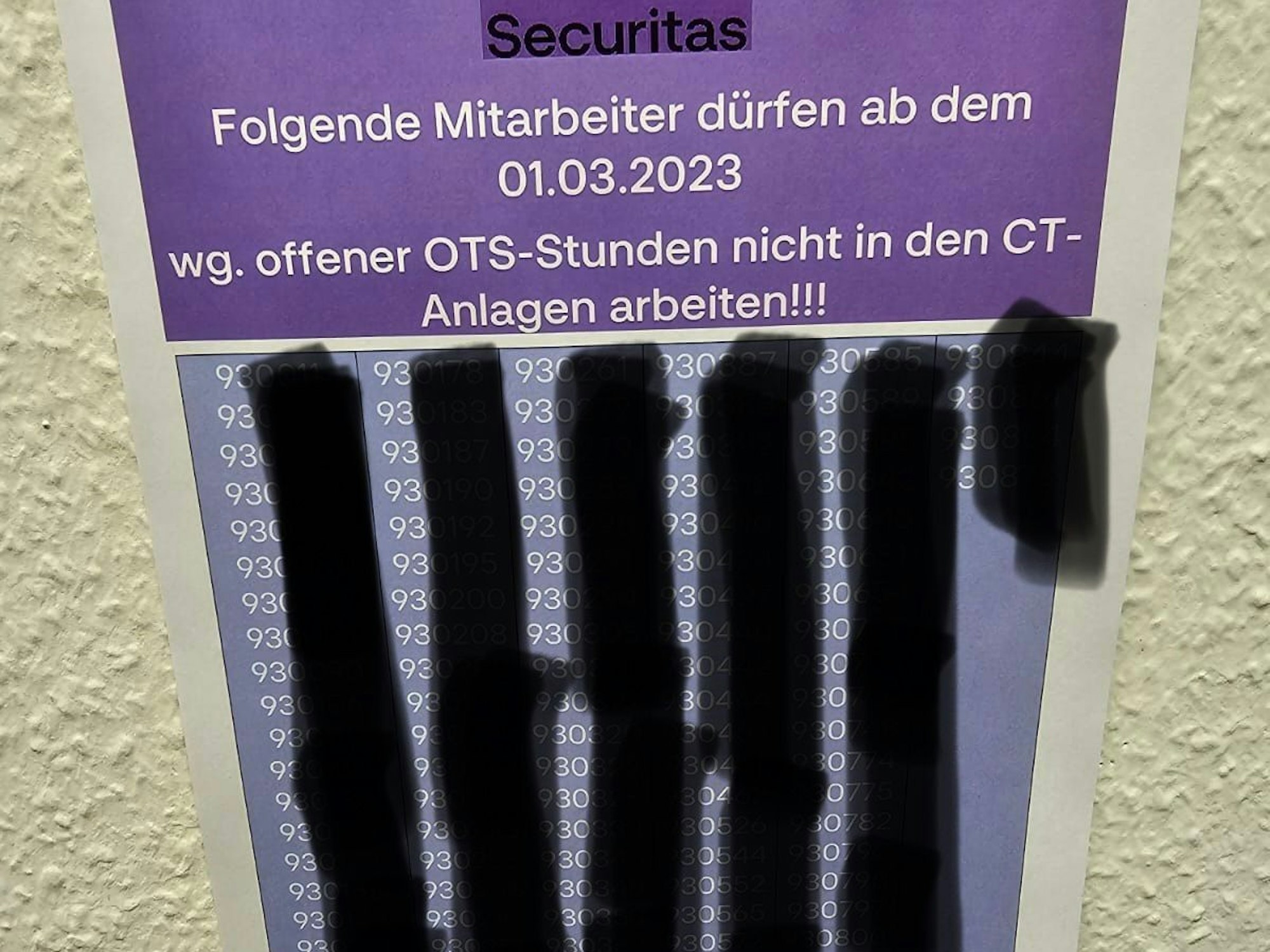 Aushang im Pausenraum des Sicherheitsdienstes Securitas am Flughafen Köln/Bonn.