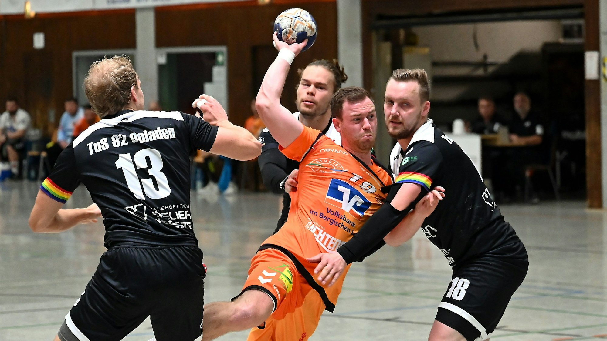 04.09.2022, Handball-Bergische Panther-Tus Opladen

mitte: Justus Ueberholz (Panther)

Foto: Uli Herhaus