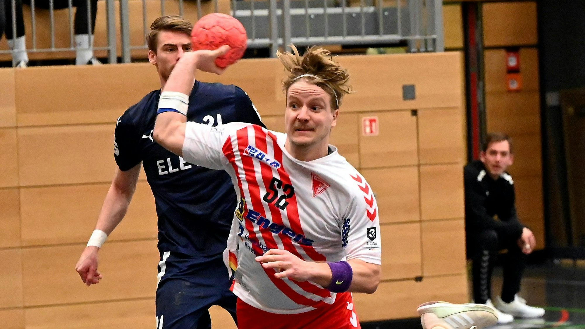 14.01.2023, Handball-Longericher SC köln-Gladbeck

vorne: Joscha Rinke (Longerich)

Foto: Uli Herhaus