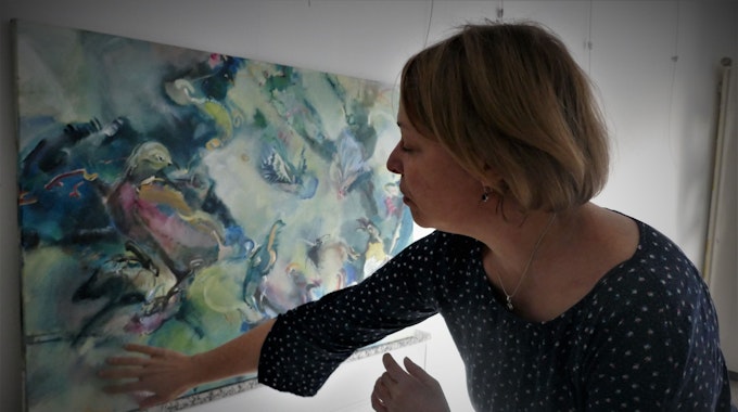 Es tut sich was im Kunstforum 99 in Rheinbach. Unter dem Titel „Frühlingsnetz“ haben sich 17 Künstler und Künstlerinnen zusammengetan, um mit Kunst und Lyrik den Frühling einziehen zu lassen. Mit dabei ist Katja Roden.