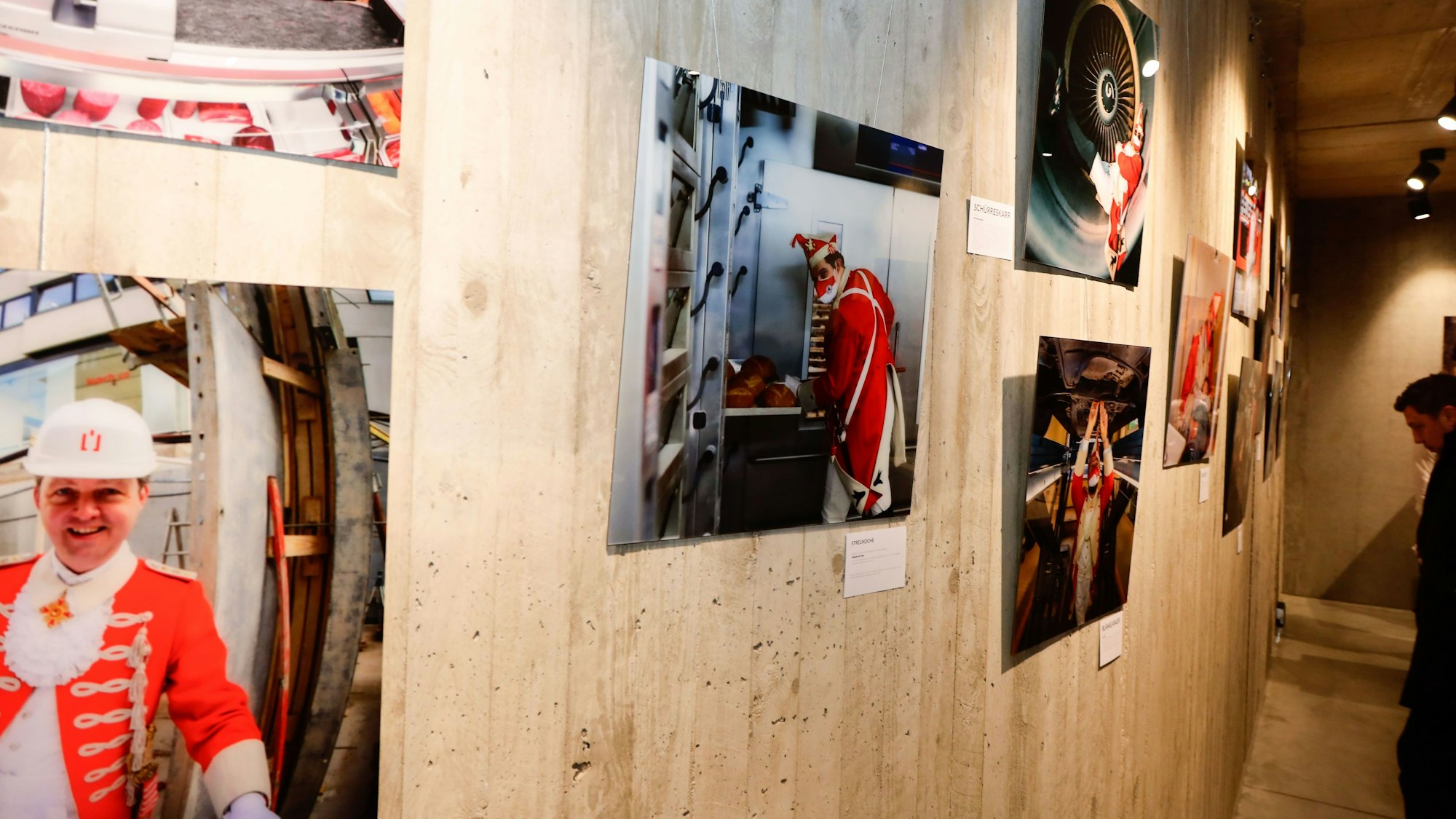 Eine Ausstellung mit Fotoportraits der „Roten Funken“