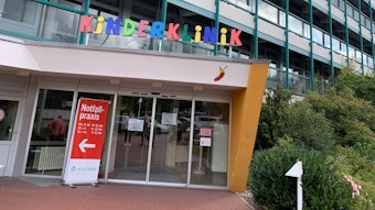 Der Eingang der Asklepios-Kinderklinik in Sankt Augustin.