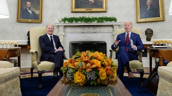 Olaf Scholz (l.) und Joe Biden im Oval Office des Weißen Hauses