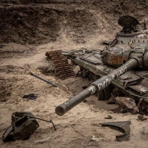Nach Angaben ukrainischer Beamtinnen und Beamter hat Russland in einem dreiwöchigen Gefecht in der Stadt Wuhledar in der Südukraine mindestens 130 Panzer und gepanzerte Mannschaftstransportwagen verloren.