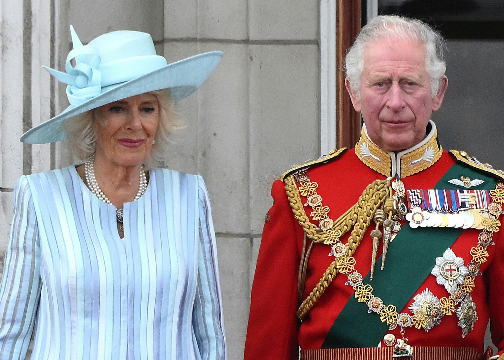 König Charles und seine Ehefrau Camilla auf dem Balkon des Buckingham Palasts.