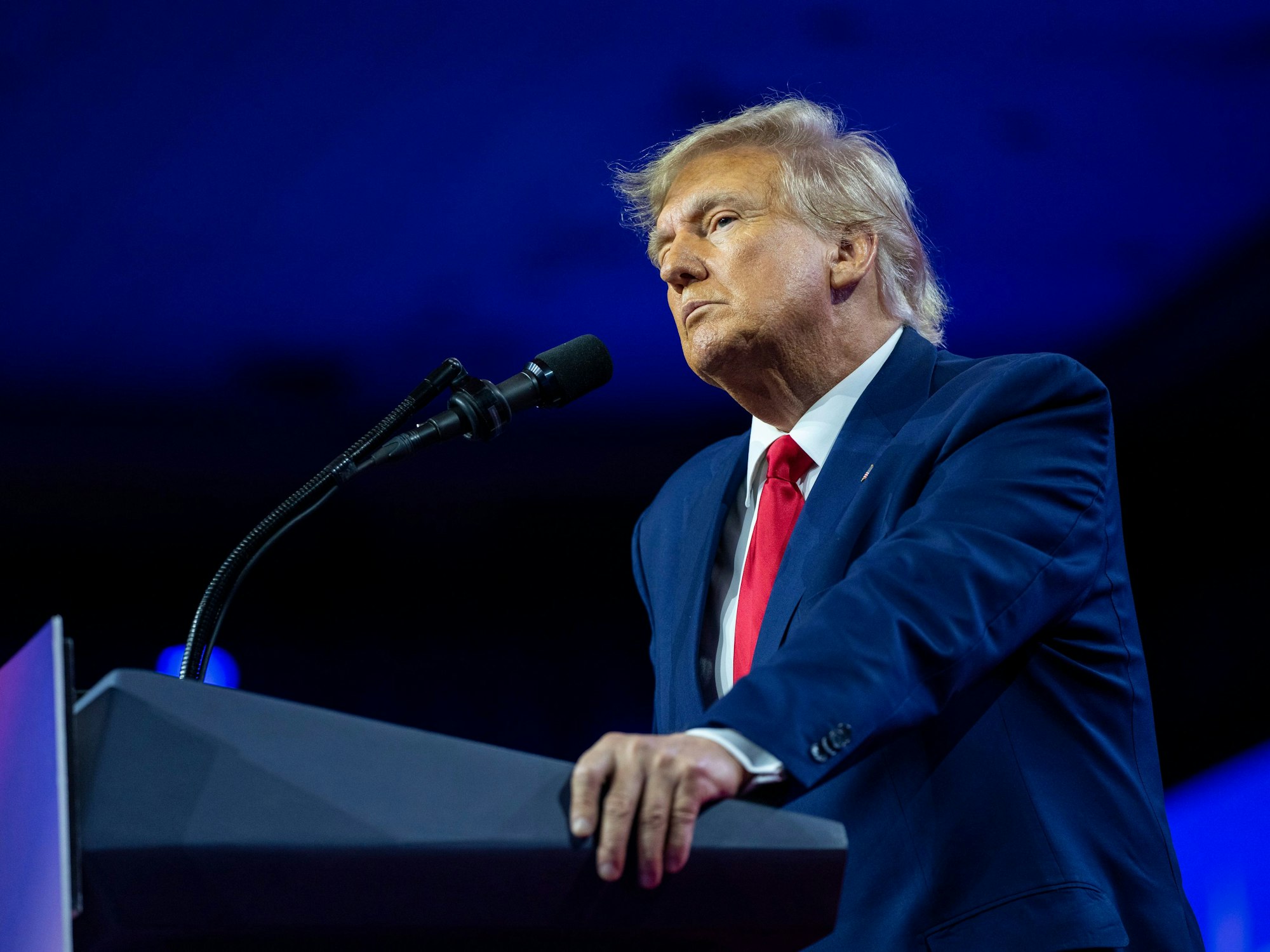 Donald Trump spricht auf der Conservative Political Action Conference „CPAC 2023“ in Washington. Er stellt die Hilfen für die Ukraine infrage.