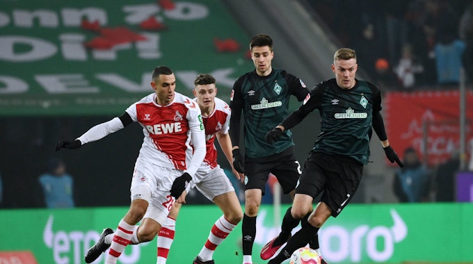 Ellyes Skhiri und Eric Martel im Spiel gegen Werder Bremen.