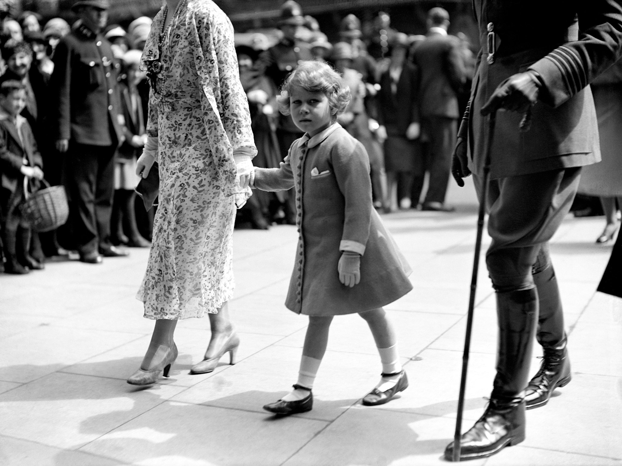 Die fünfjährige Prinzessin Elisabeth (Queen Elizabeth II) ist auf dem Weg zum Royal Tournament.
