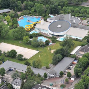 Leverkusen Freizeitbad Calevornia aus der Luft