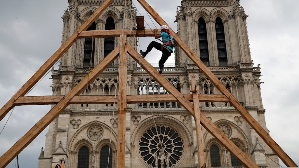 Die Kathedrale Notre-Dame im Jahr 2020 während der Restaurierung in Paris.