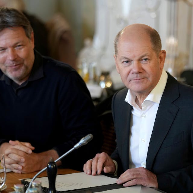Kabinettsklausur in Meseberg: Kanzler Olaf Scholz (SPD) neben Bundeswirtschaftsminister Robert Habeck (Grüne)