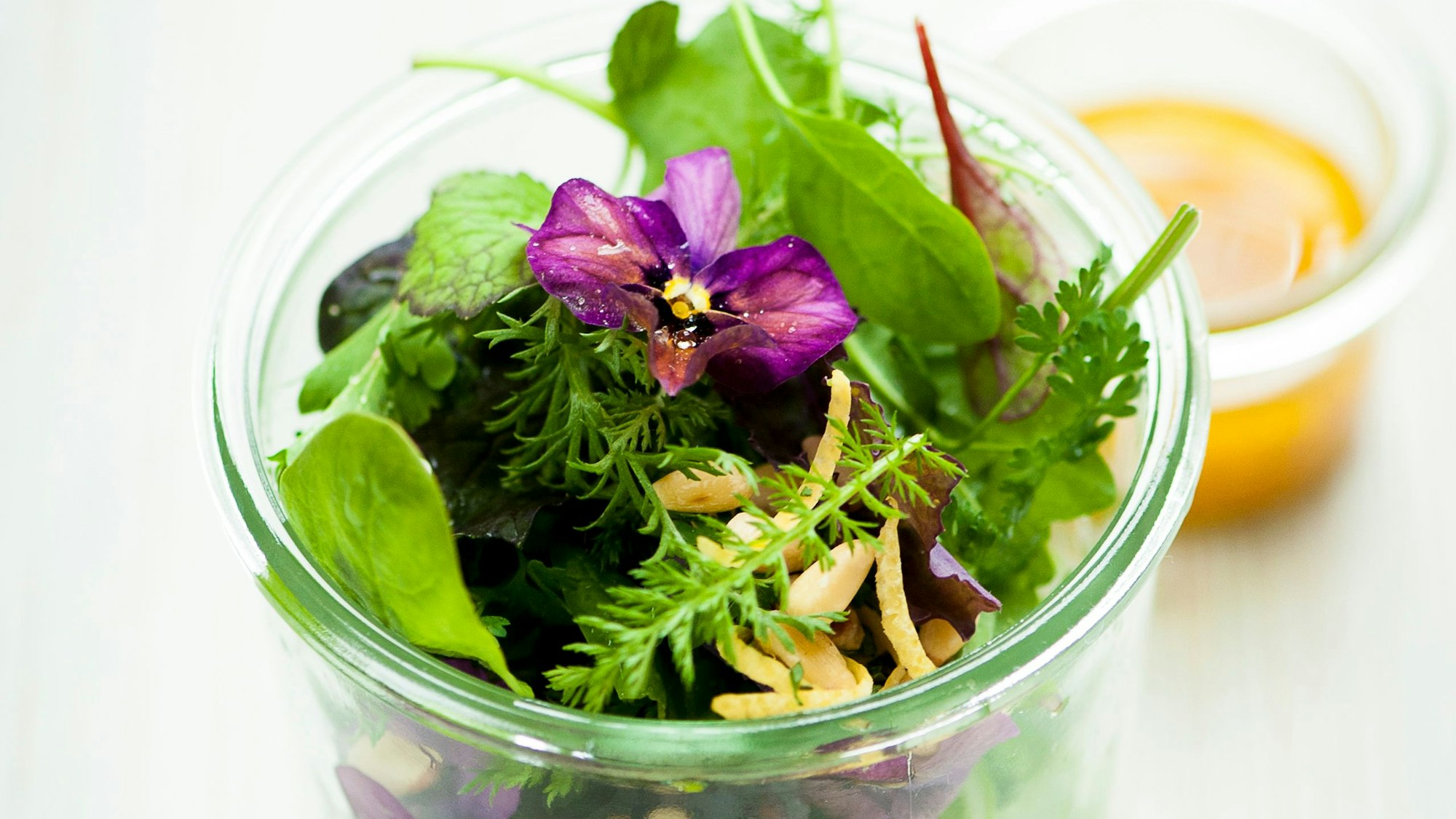 Salat in einem Einmachglas
