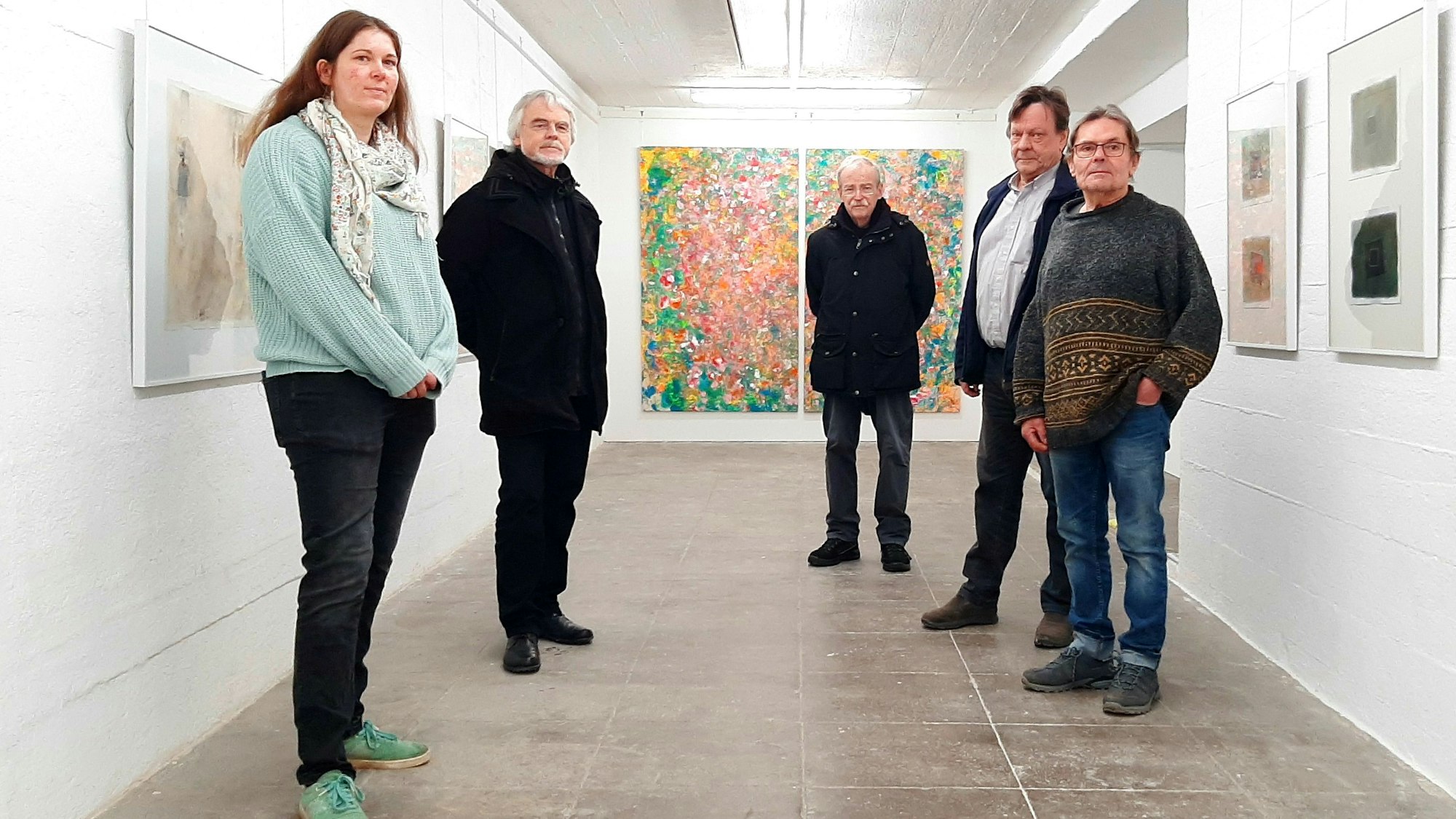 Sie sind mit beteiligt an der Ausstellung „Gegenstücke“ mit offenen Ateliers im Künstlerbunker an der Karlstraße in Opladen: Corinna Janz, Jo Seibt, Rolf Wetter, Christof Lungwitz und Jürgen Dehniger (v.l.).