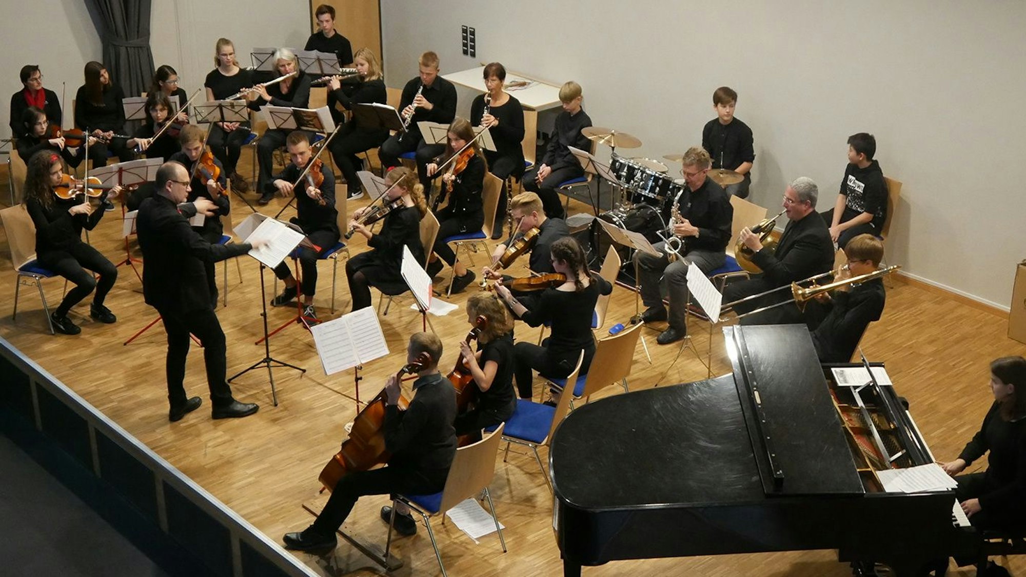 Das Foto zeigt ein Ensemble der Josef-Metternich-Musikschule beim Jahreskonzert.