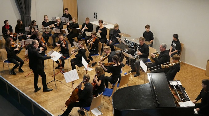 Das Foto zeigt ein Ensemble der Josef-Metternich-Musikschule beim Jahreskonzert.