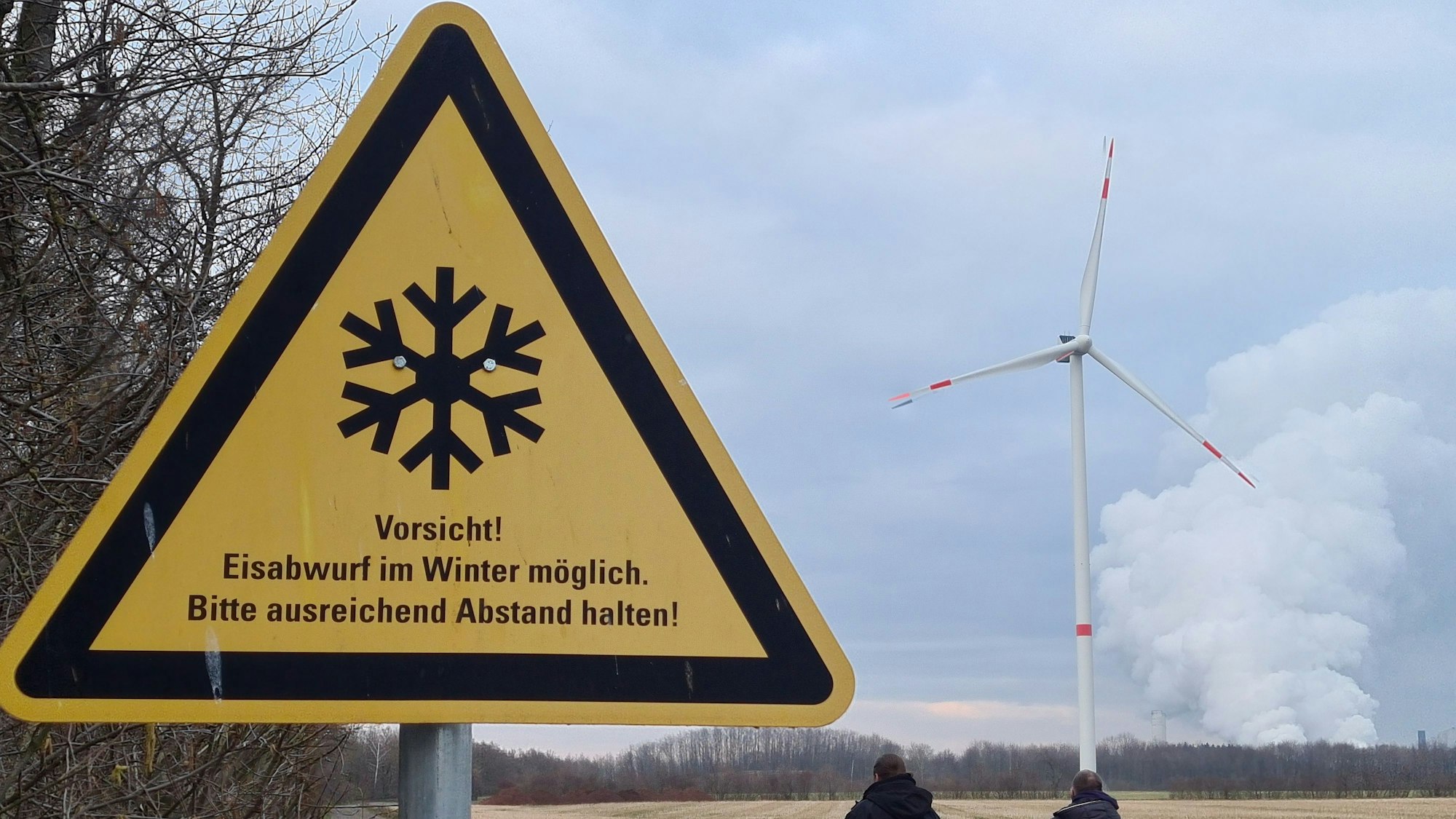 Windräder auf der Wiedenfelder Höhe in Bergheim.