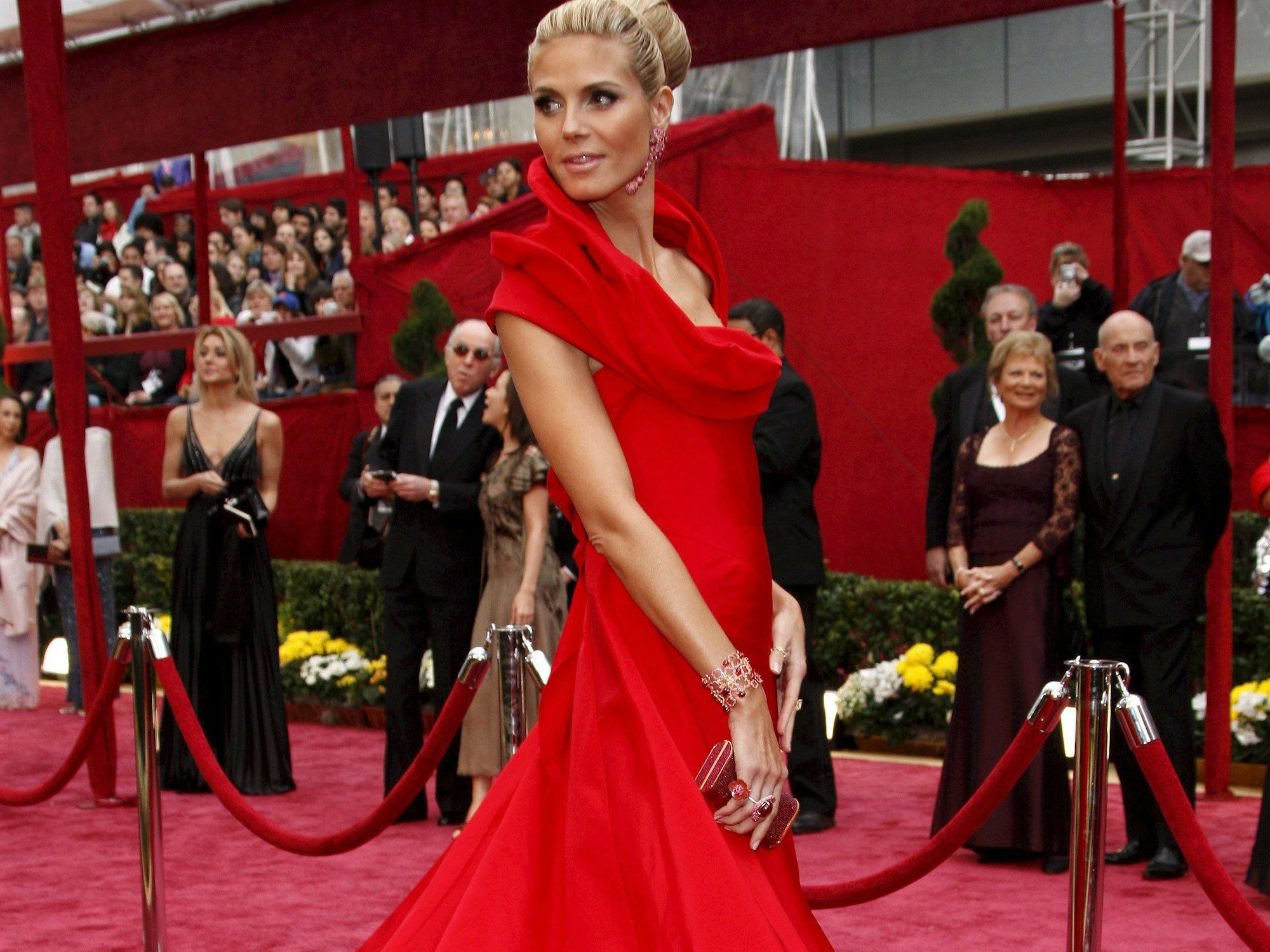 Model Heidi Klum im atemberaubenden roten Dress