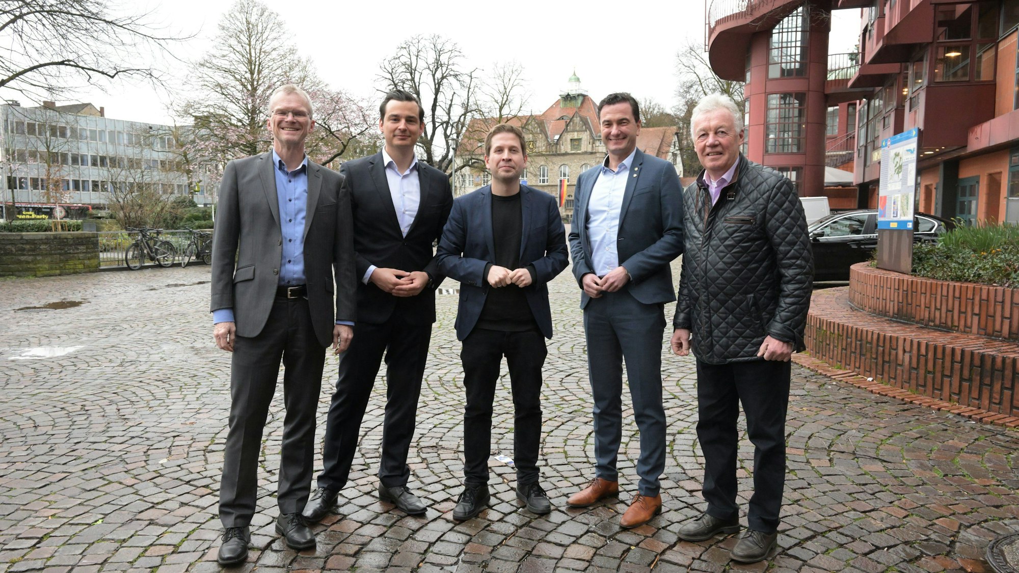 Frühjahrsempfang der SPD Rhein Berg mit Kevin Kühnert
v.l. Frank Stein, Marcel Kreutz,  Kevin Kühnert, Dr. Thomas Wilk (RP Köln), Dr. Jürgen Wilhelm