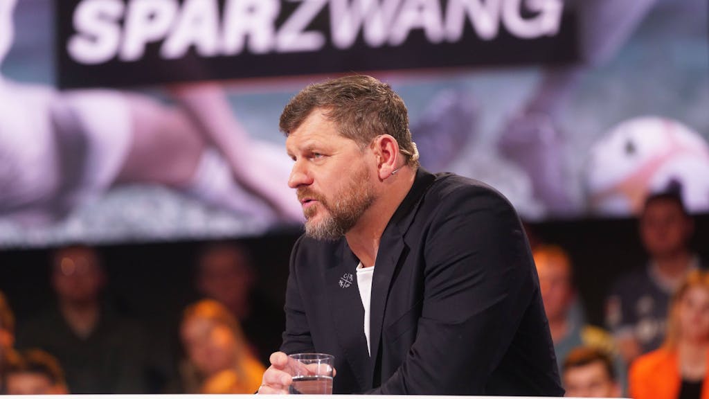 Steffen Baumgart sitzt im ZDF-Sportstudio.