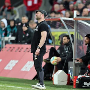 Trainer Steffen Baumgart hatte im Spiel seines 1. FC Köln gegen den VfL Bochum viel zu leiden.