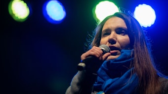 Julia Chenusha am 24. Februar 2023 auf einer pro-ukrainischen Kundgebung. 