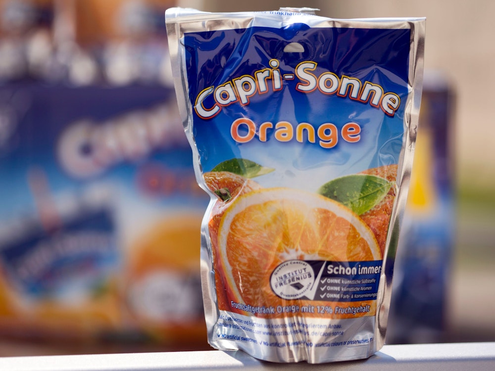 Das Foto von 2013 zeigt ein Capri-Sonne-Trinkpäckchen in der Geschmacksrichtung Orange.