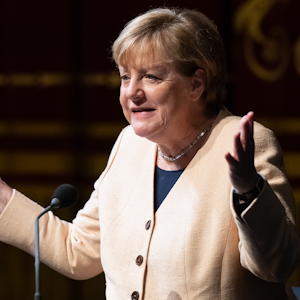 Angela Merkel nimmt an einem Festakt zum 77-jährigen Bestehen der Süddeutschen Zeitung teil. Sie hält eine Rede vor dem Plenum.